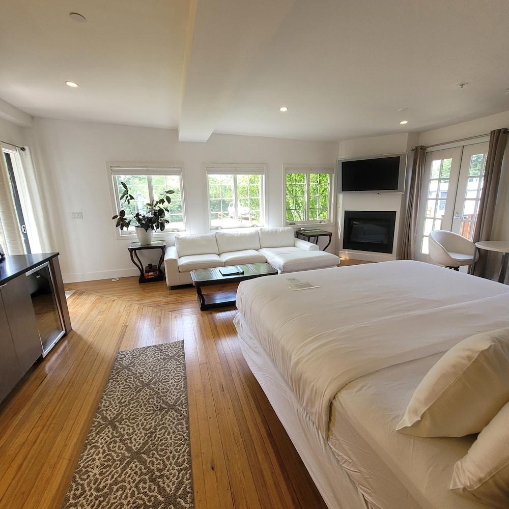 Stone House Inn photo 14