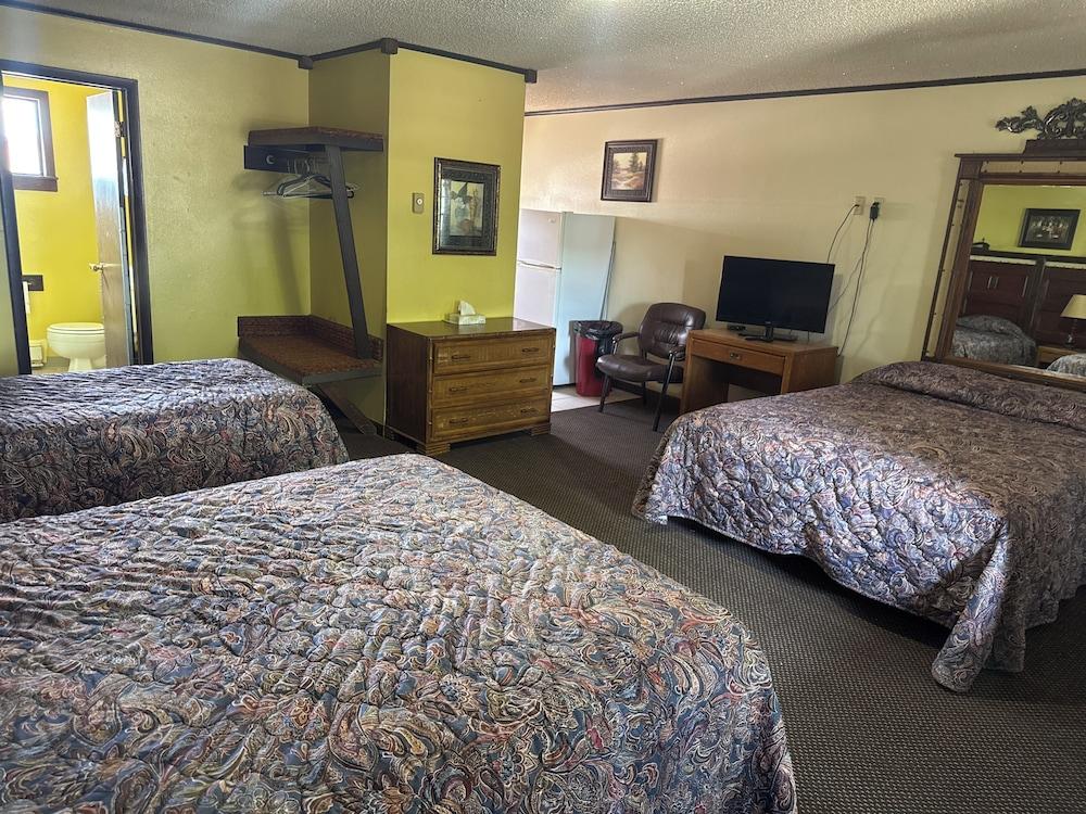 plains motel photo 6