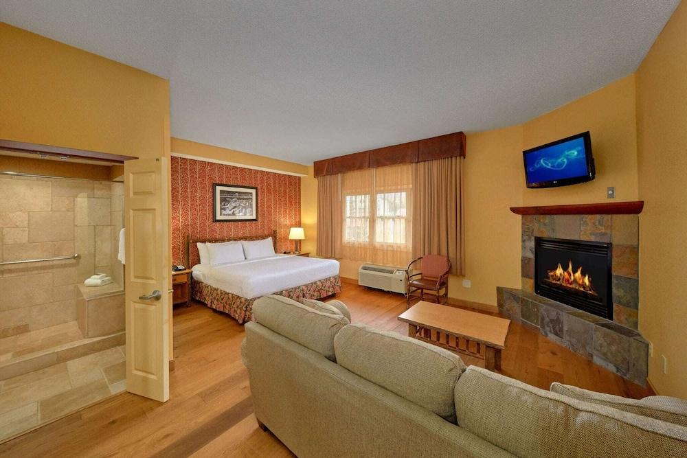 Bearskin Lodge on the River photo 19