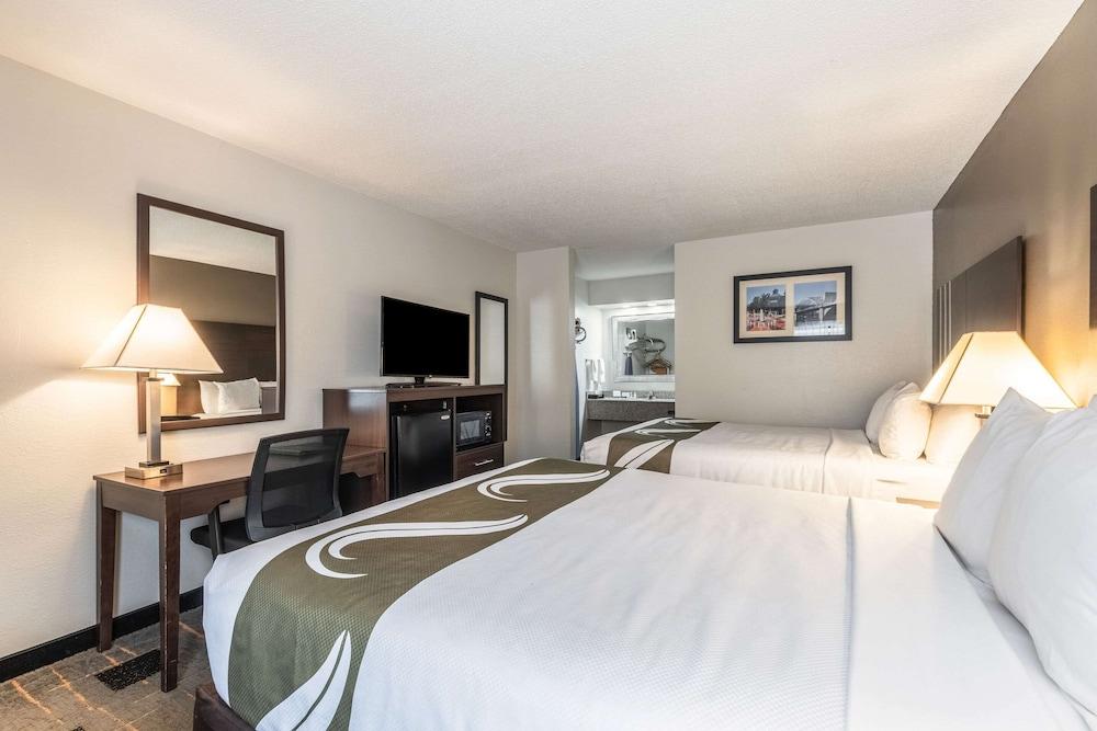 Quality Inn Cleveland North photo 18