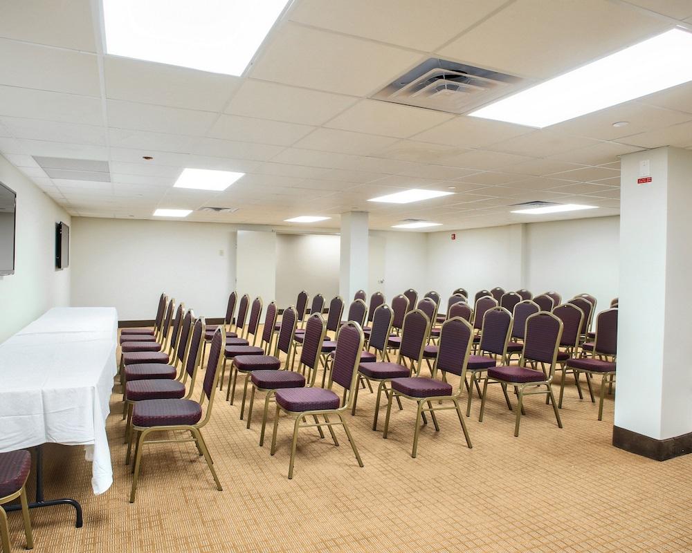 Days Inn by Wyndham Brooklyn Borough Park photo 35
