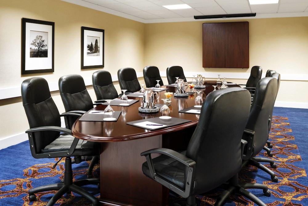 Sheraton Milwaukee Brookfield Hotel photo 42