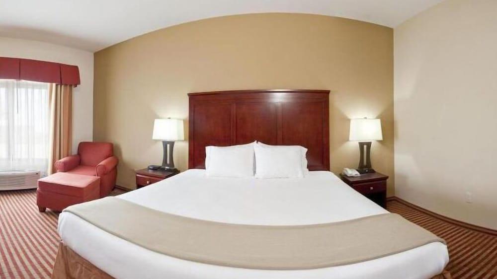 Holiday Inn Express Amarillo South by IHG photo 7