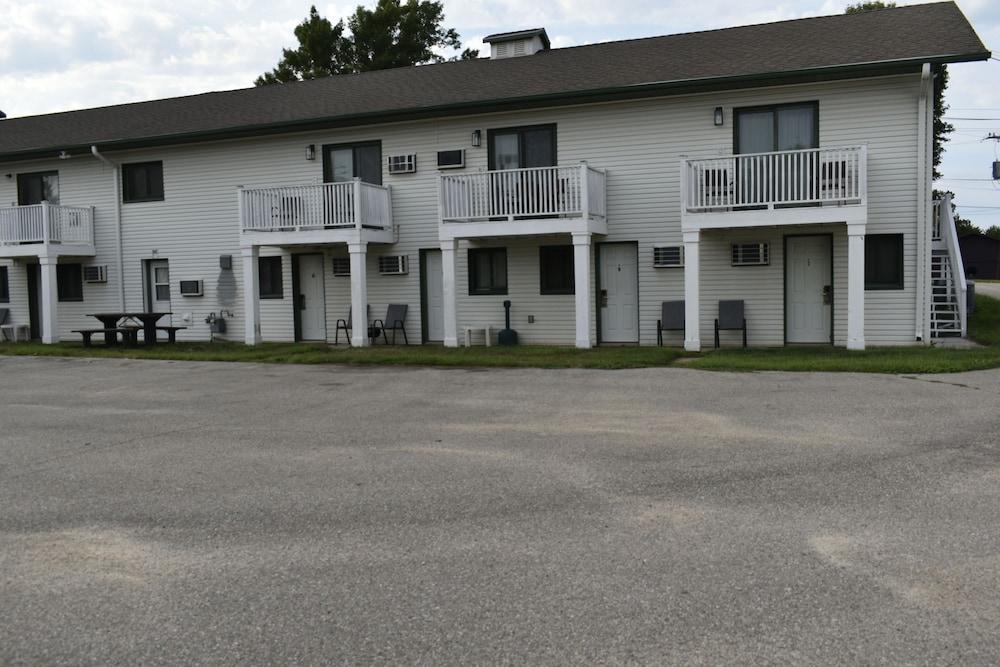 Hampton Motel photo 10