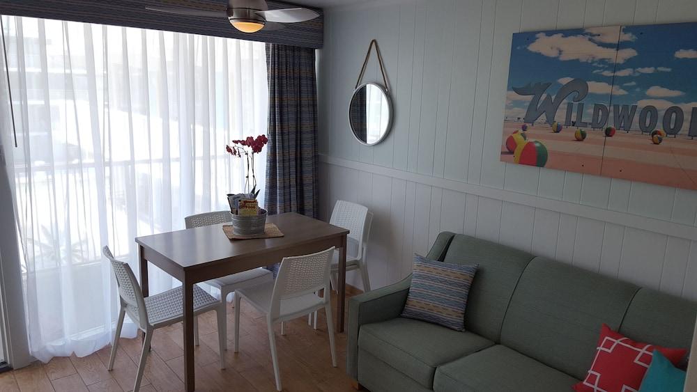 Paradise Oceanfront Resort photo 36