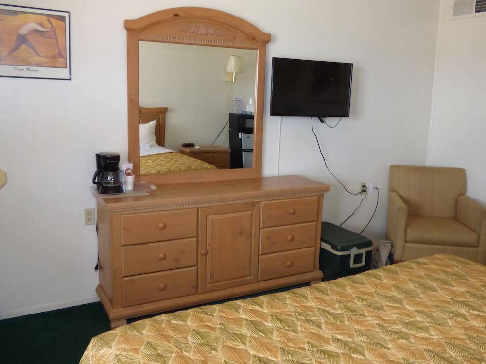 Carrizozo Inn photo 34