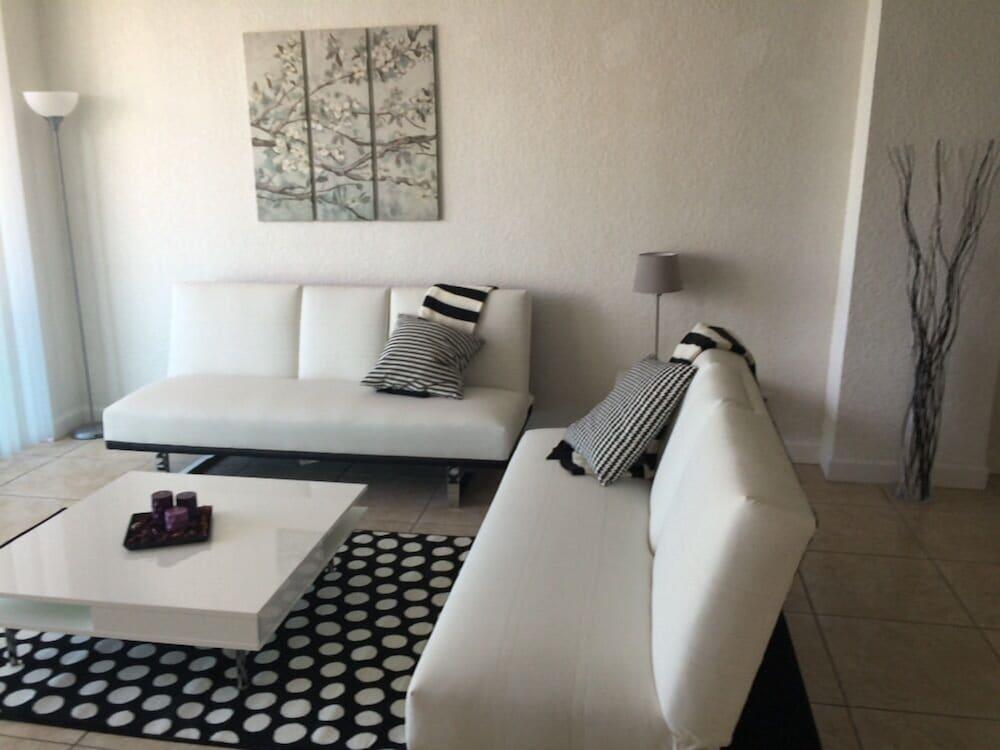 Beach Apartments Hollywood photo 17