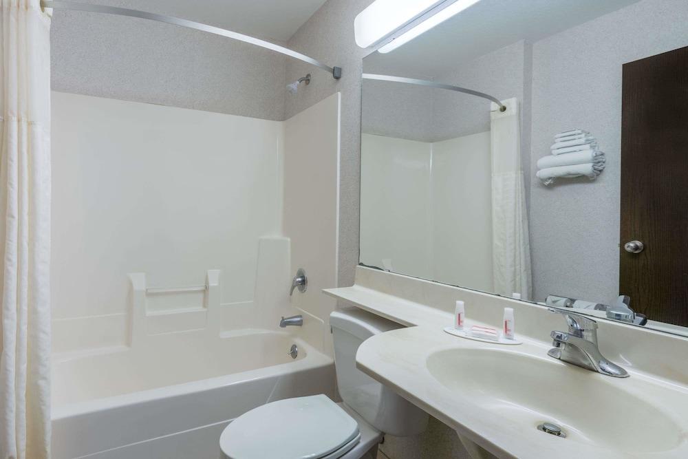 Microtel Inn by Wyndham Onalaska/La Crosse photo 10