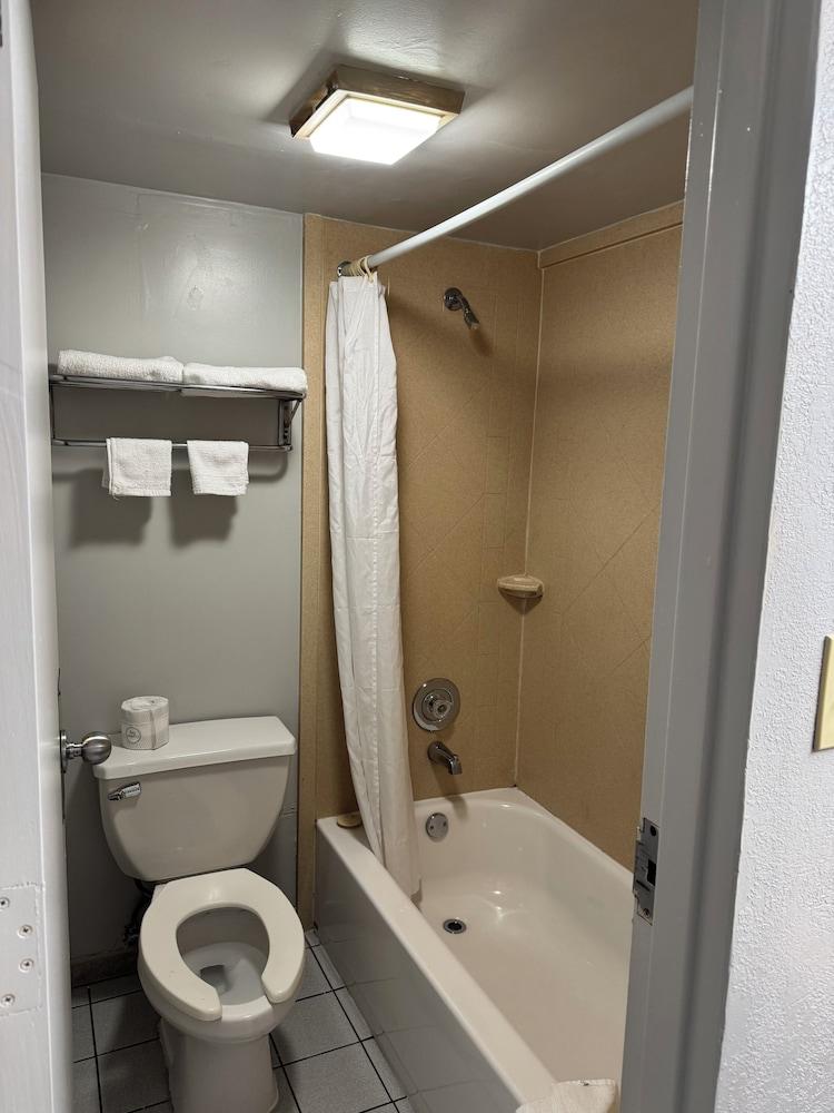 Bluestar Motel photo 10