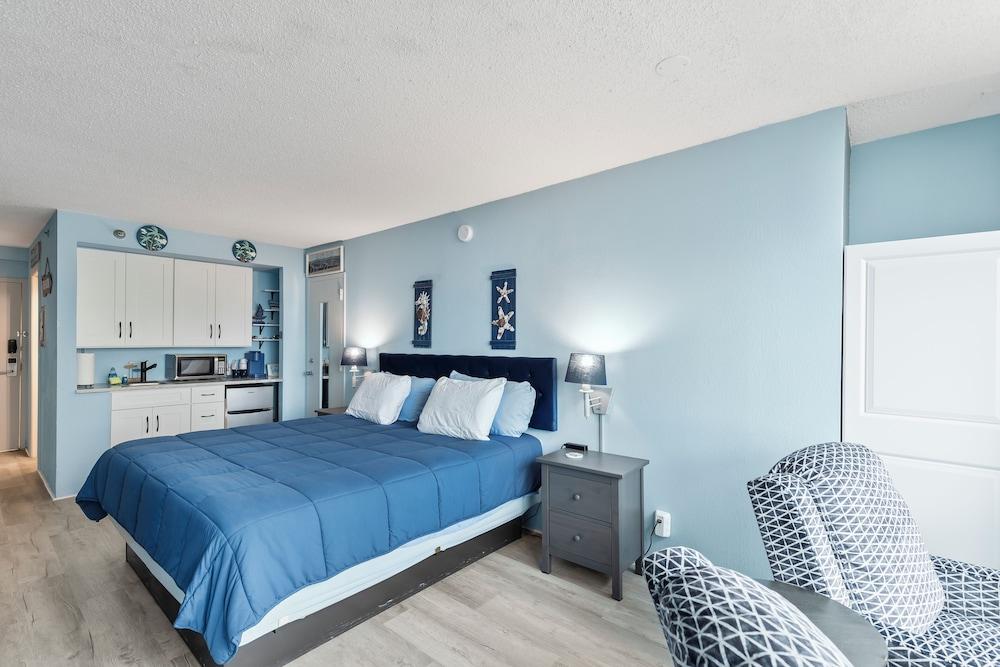 Oceanside Inn Studios by Brightwild photo 17