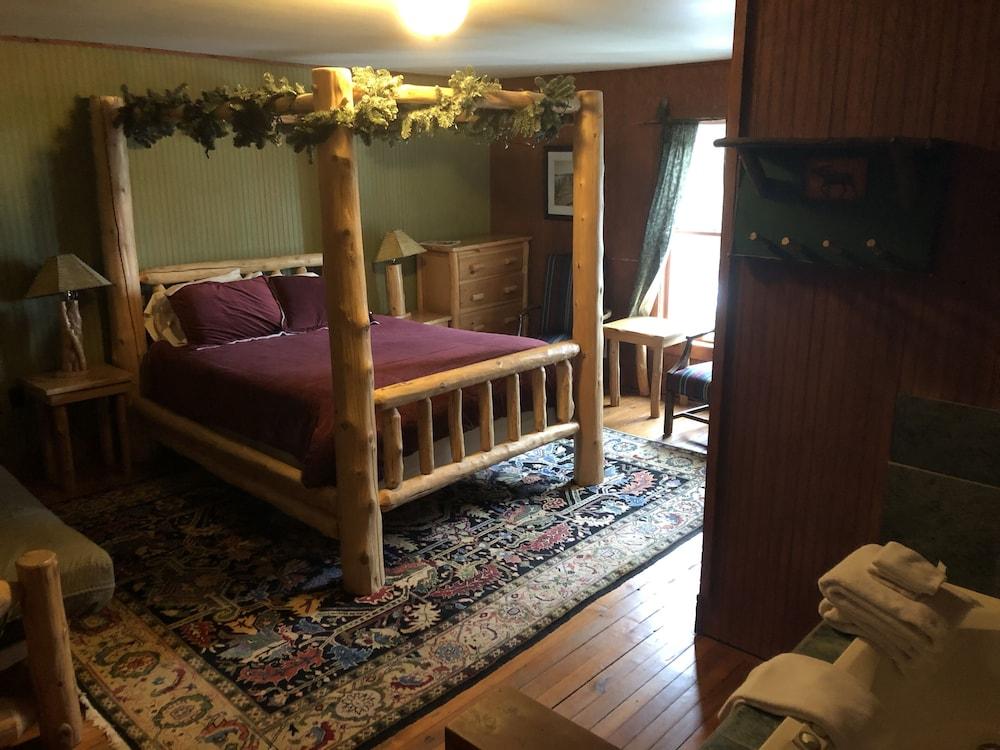 The Woods Inn photo 23