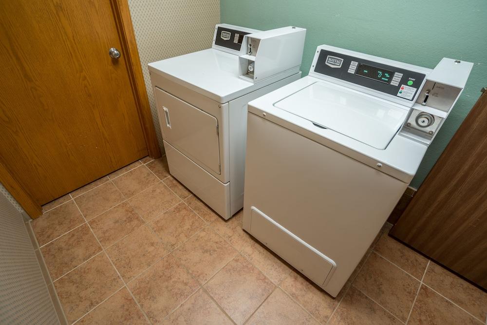 Prime Rate Inn photo 27