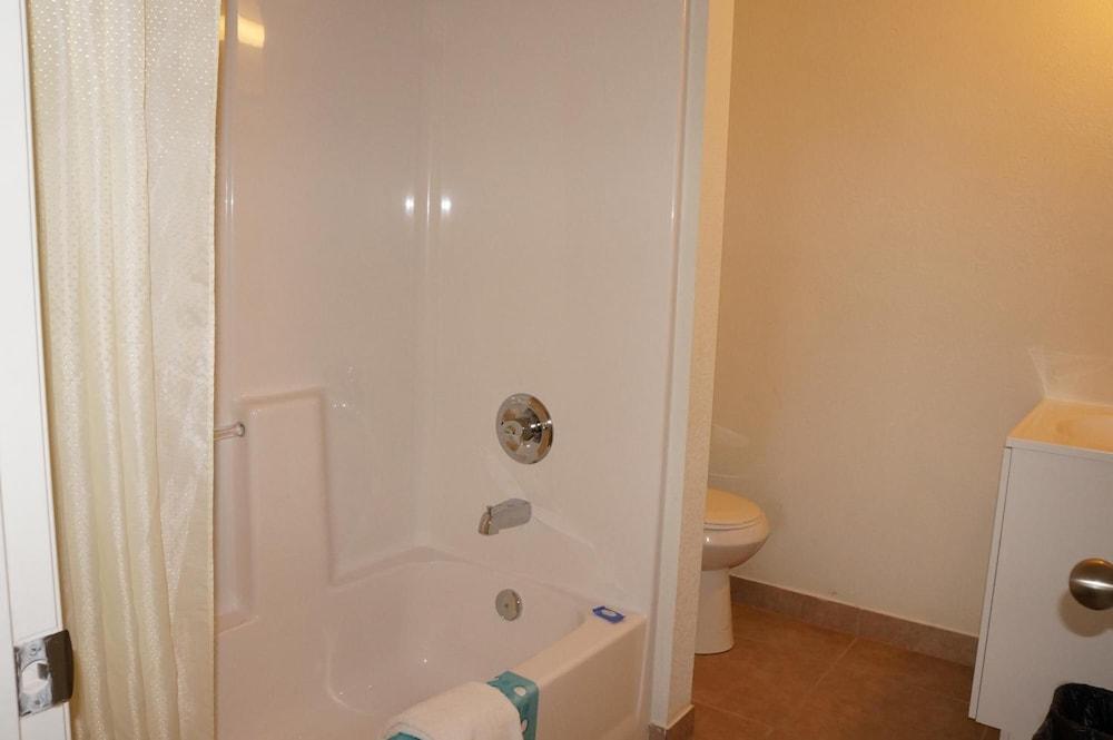 Lake Marina Inn photo 20
