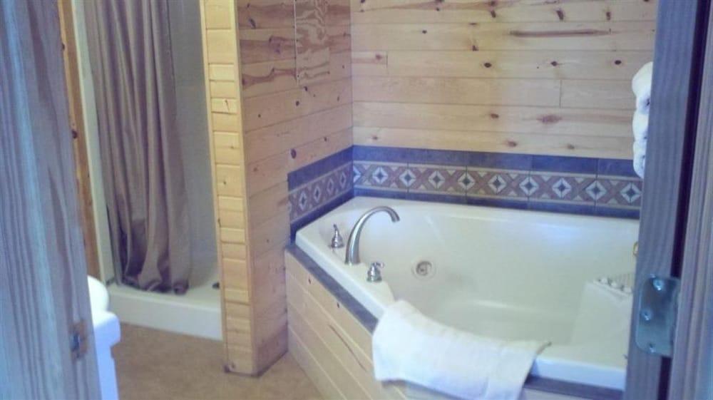 Hilltop Cabins and Motel photo 19