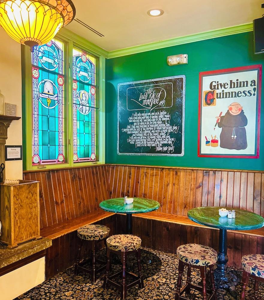 County Clare Irish Hotel & Pub photo 26