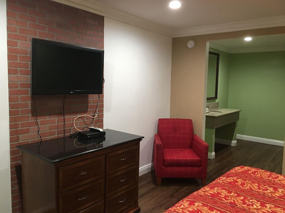 American Inn & Suites LAX photo 6