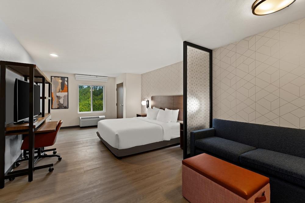 Everhome Suites Yuma East I-8 photo 20