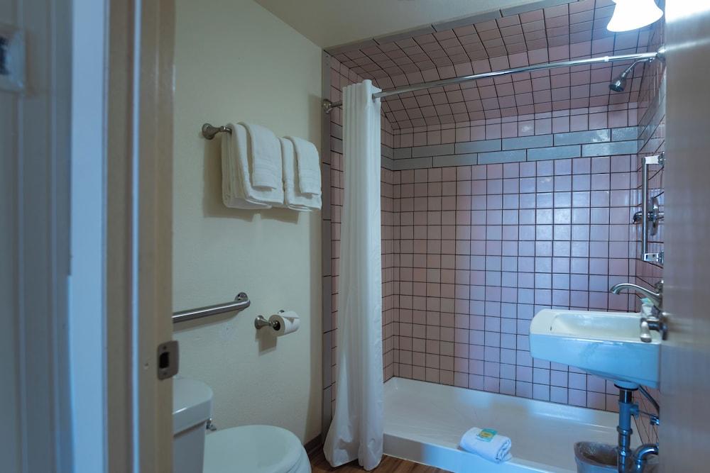 Terimore Bayfront Inn photo 78