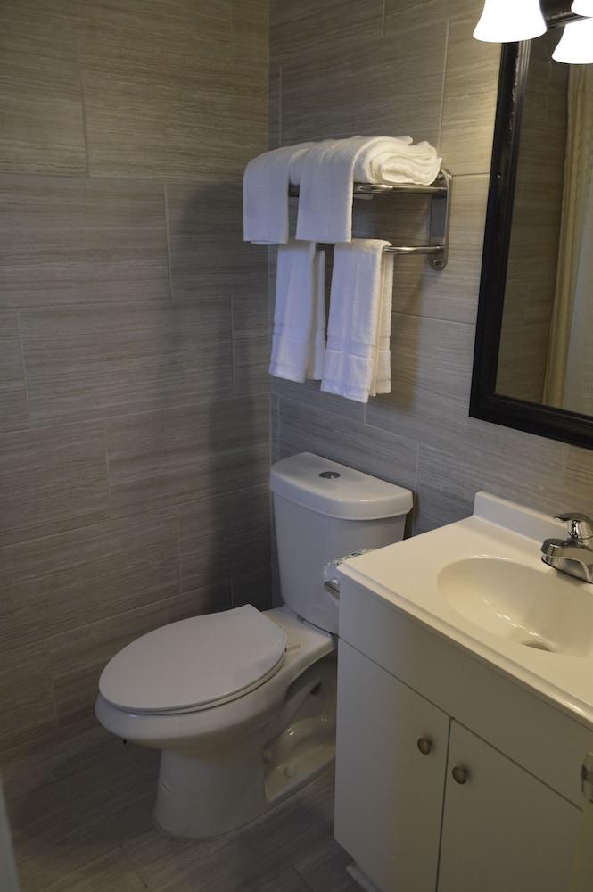 Regency Inn photo 13