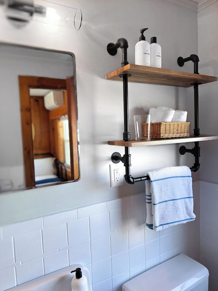 Cape Cod Motor Inn photo 8
