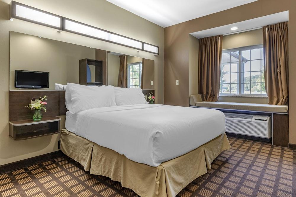 Microtel Inn & Suites By Wyndham Sylva Dillsboro Area photo 4