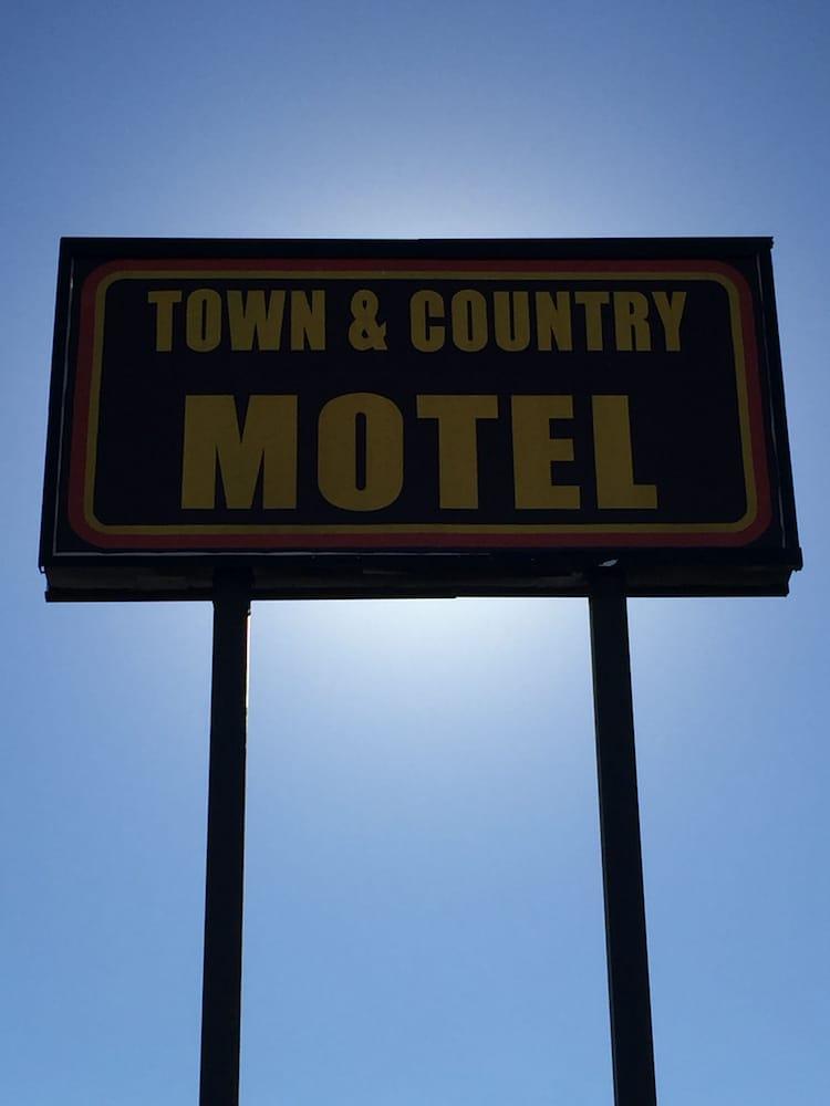 Town and Country Motel photo 21