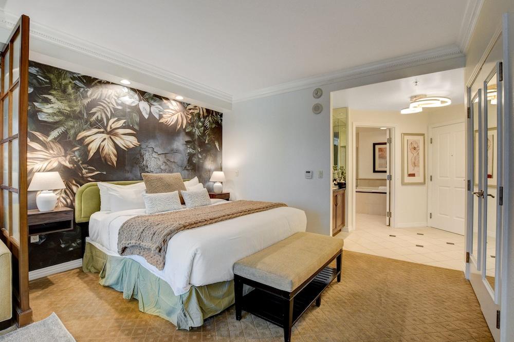Premium Suite w/balcony at The Signature photo 60