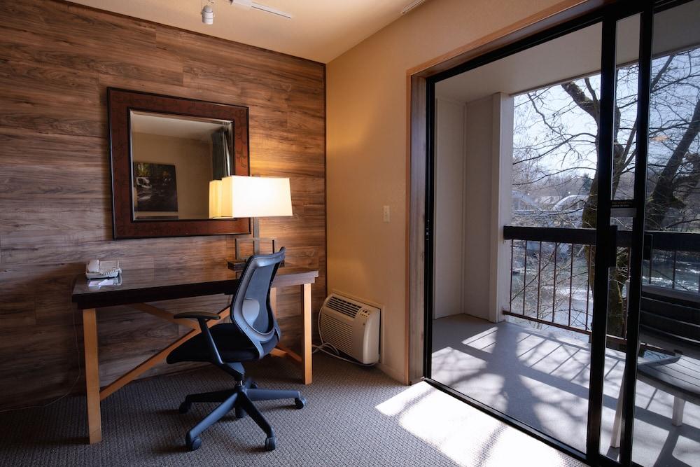 Riverside Inn photo 67