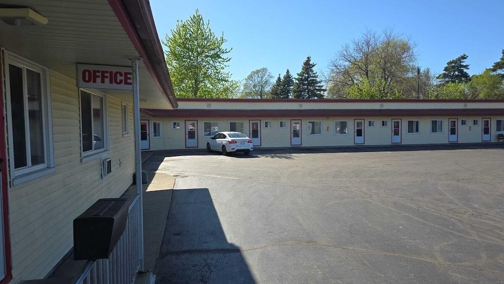 Paul's Motel — hotel in Bay City