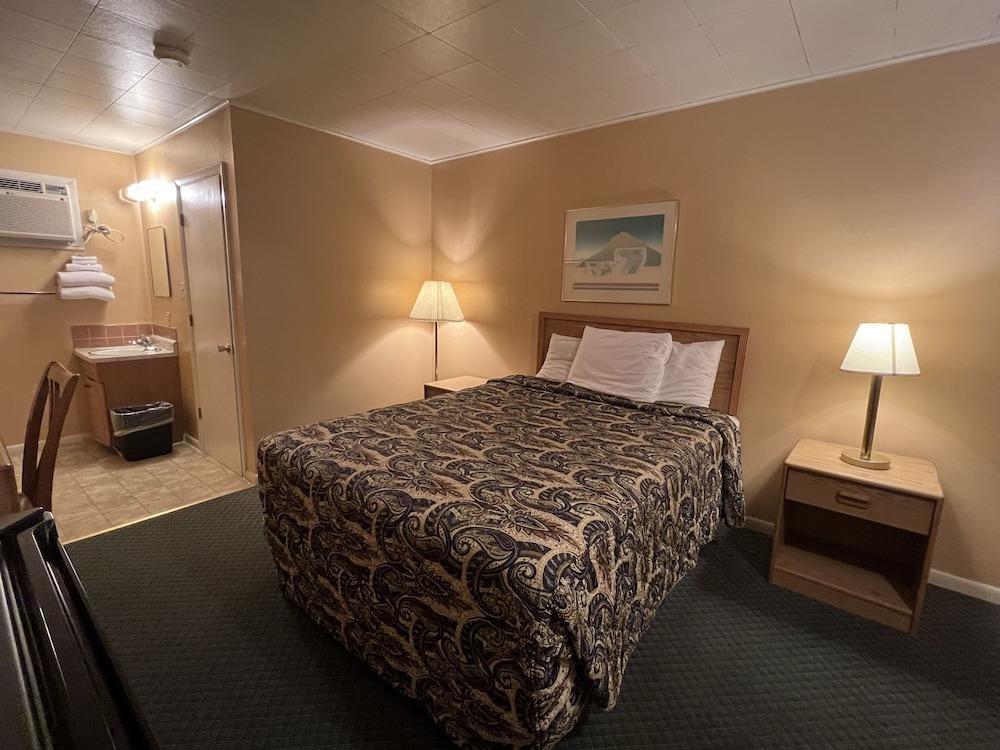Silver Spur Motel photo 19