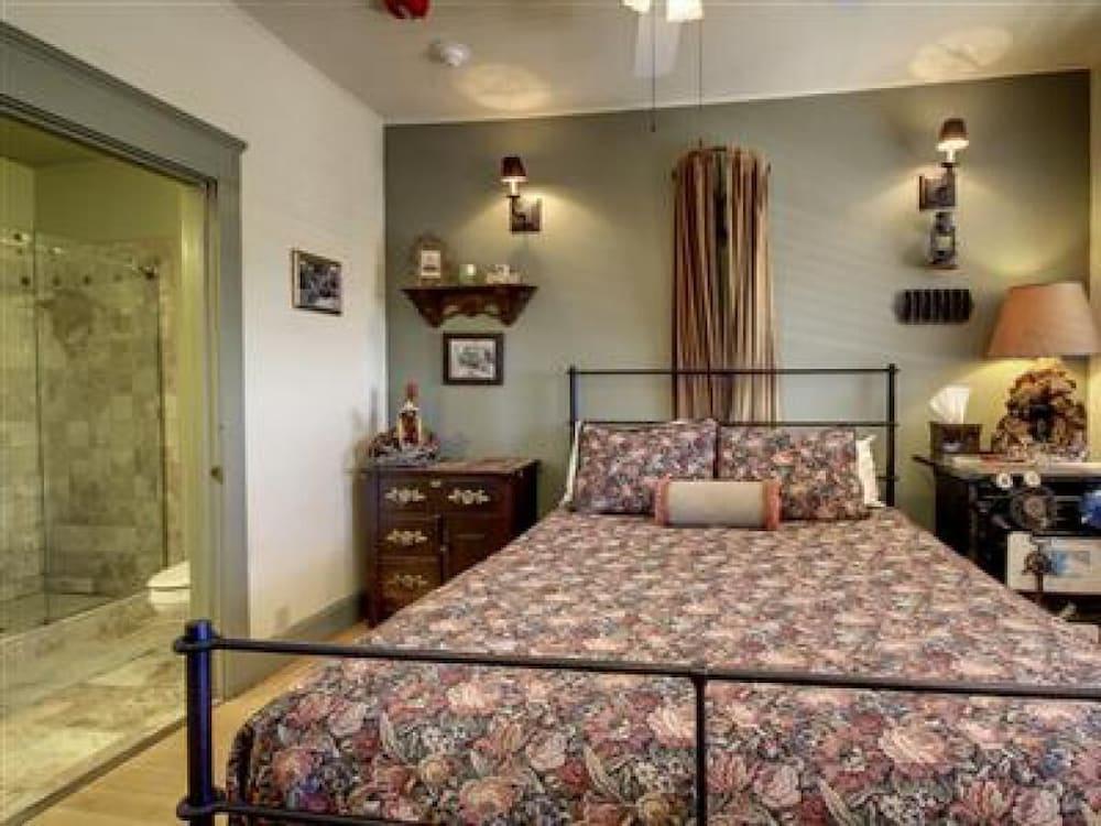 Ghost City Inn photo 22