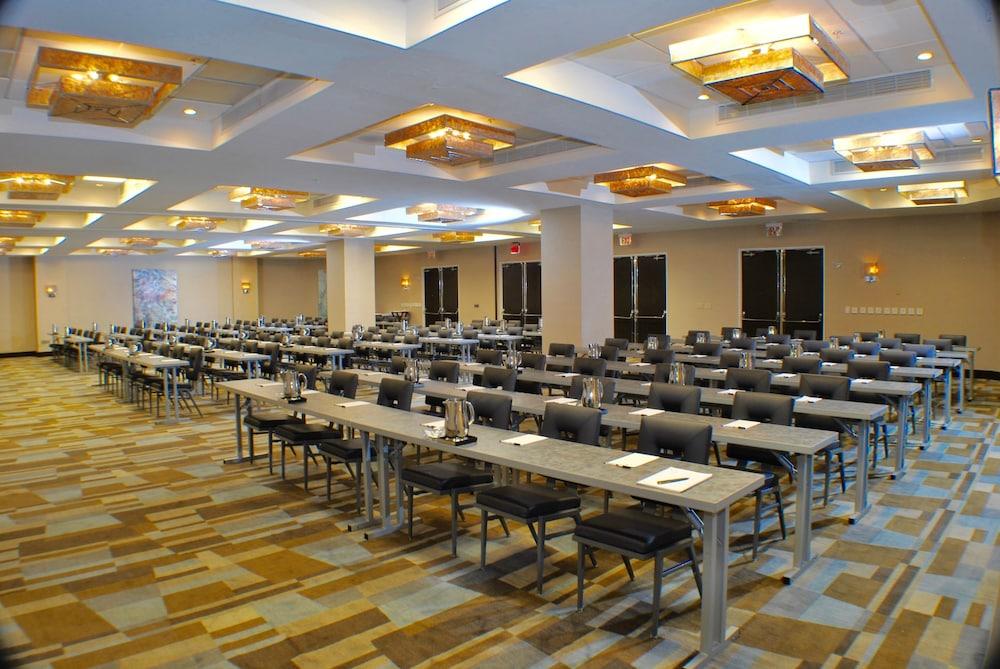 GALLERYone- A DoubleTree Suites by Hilton Hotel photo 19