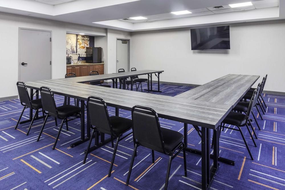 Hampton Inn Sarasota - I-75 Bee Ridge photo 28