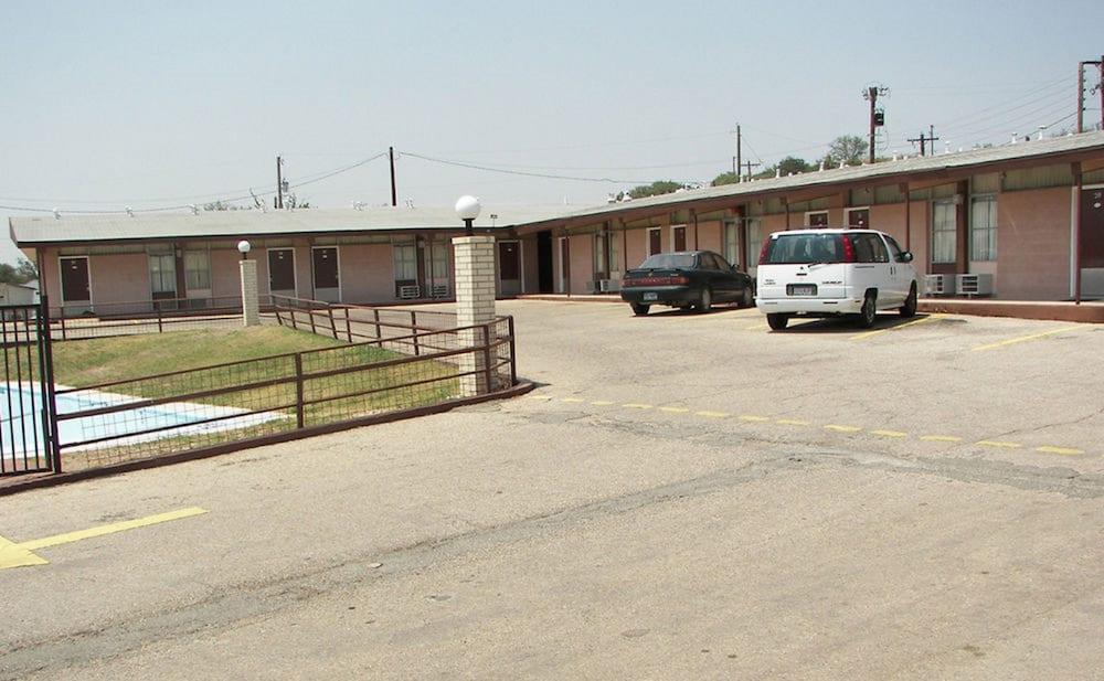 Holiday Host Motel photo 15