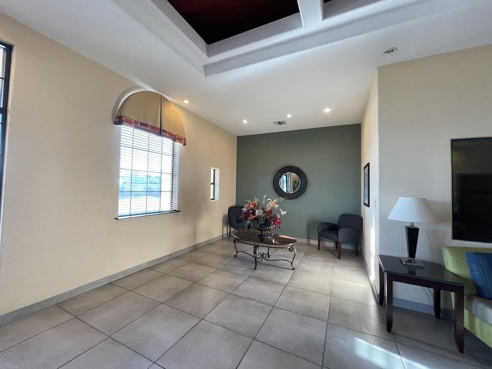 Sunbridge Inn and Suites photo 36