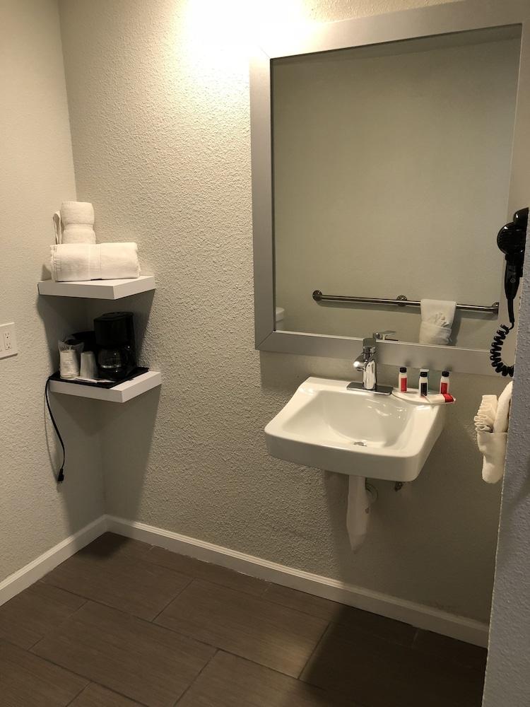 Rodeway Inn Milpitas near Great Mall photo 5