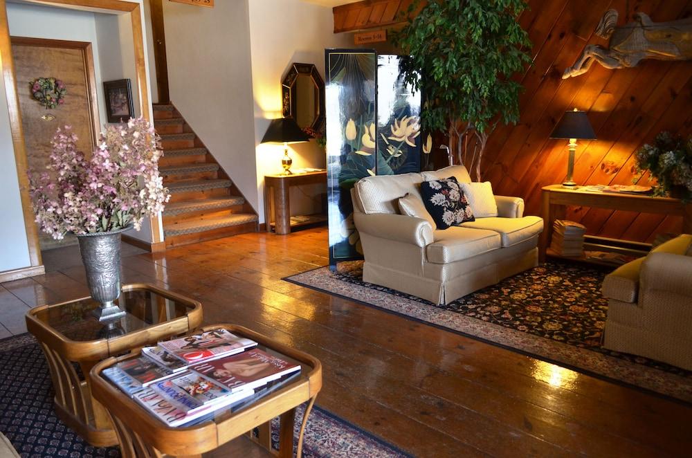 Greenbrier Inn photo 4