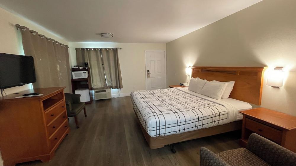 Morgan Inn And Suites photo 21