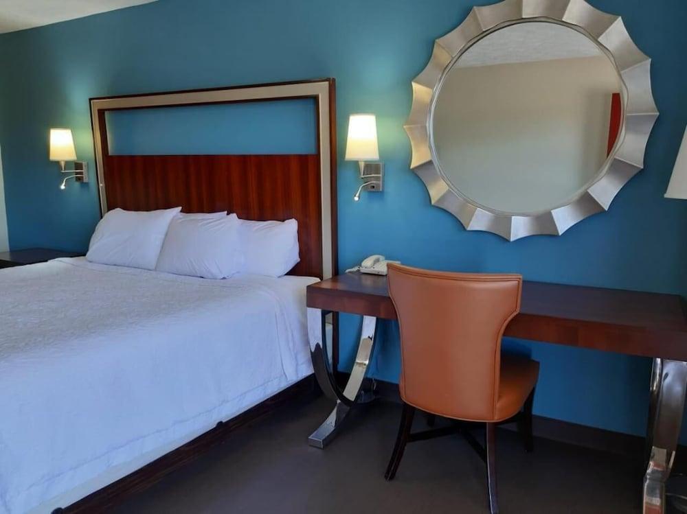 Deerfield Inn photo 23
