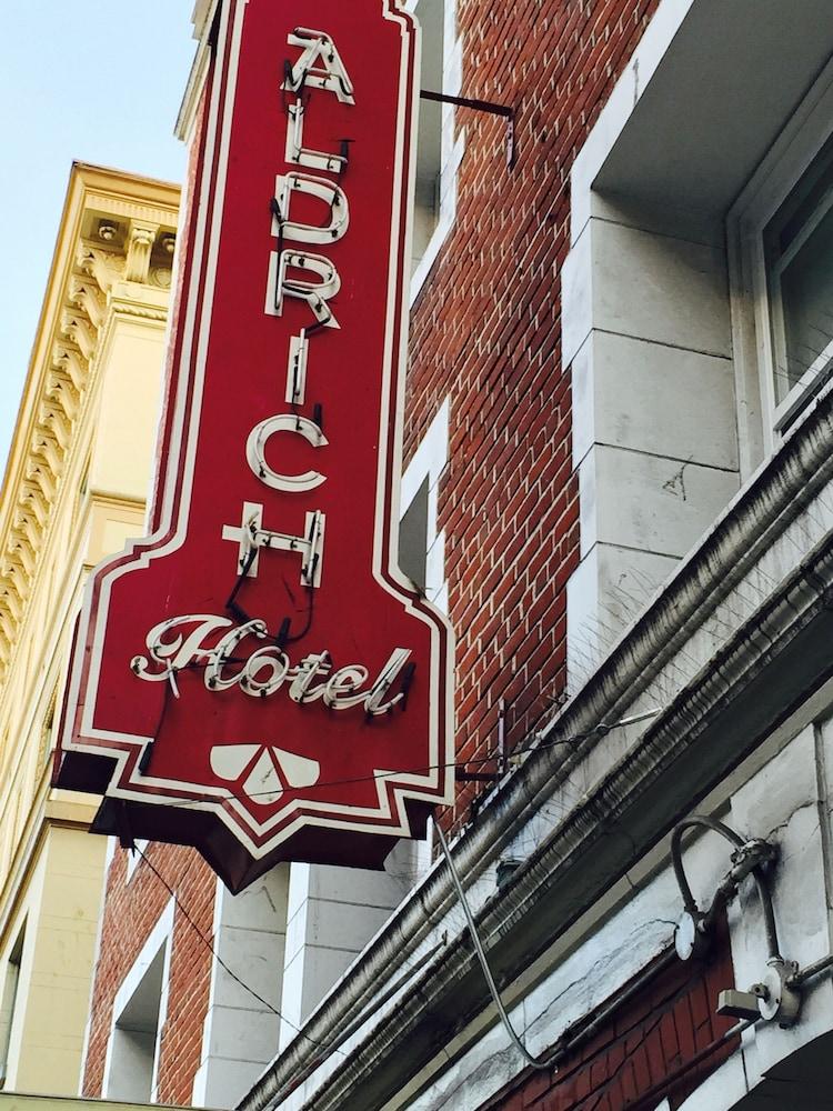 Aldrich Hotel photo 26