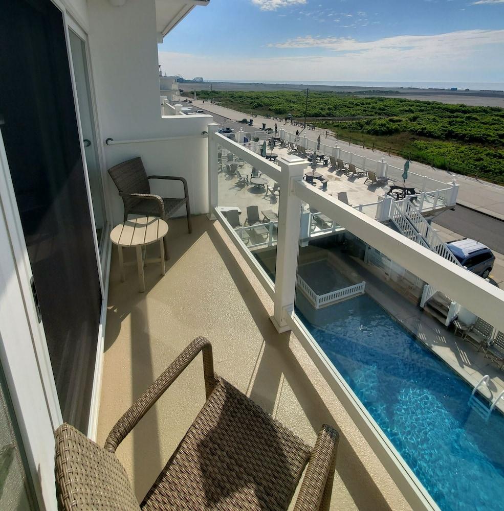 Water's Edge Ocean Resort photo 1