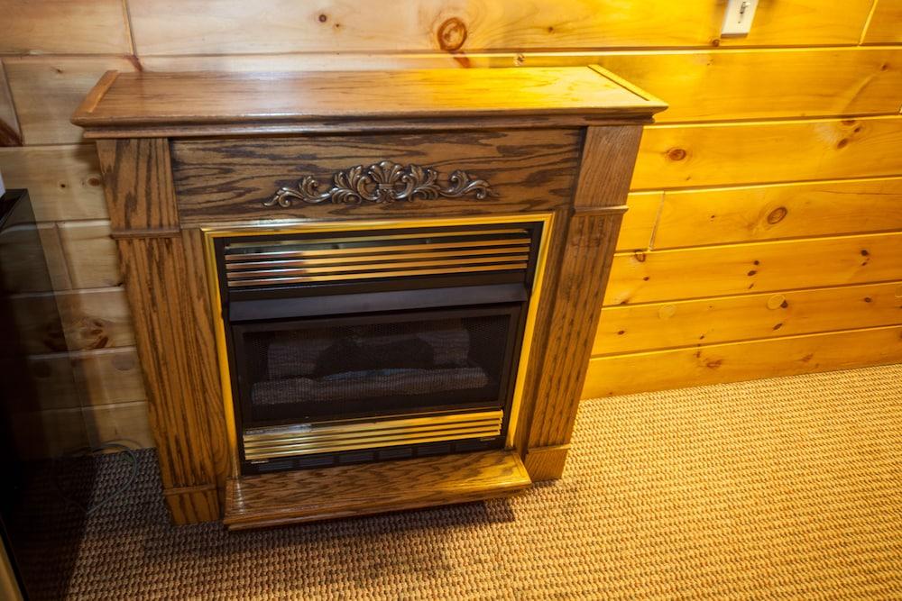 Log Cabin Lodge & Suites photo 63