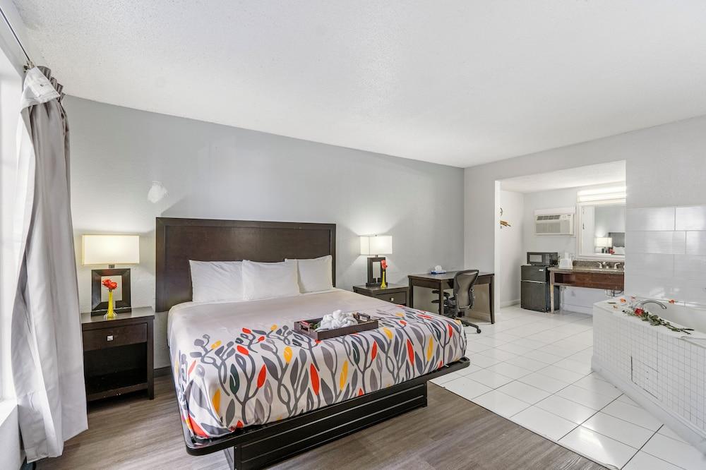 Budgetel Inn and Suite photo 8