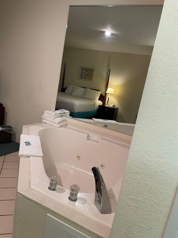 Voyager Inn photo 80