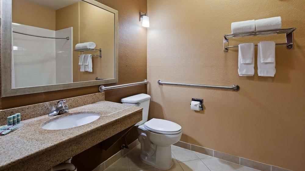 Best Western Granbury Inn & Suites photo 25