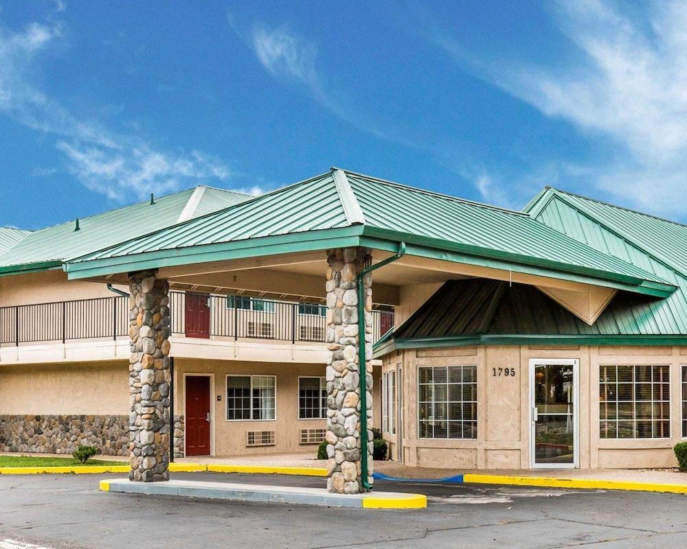 Quality Inn & Suites Minden photo 26