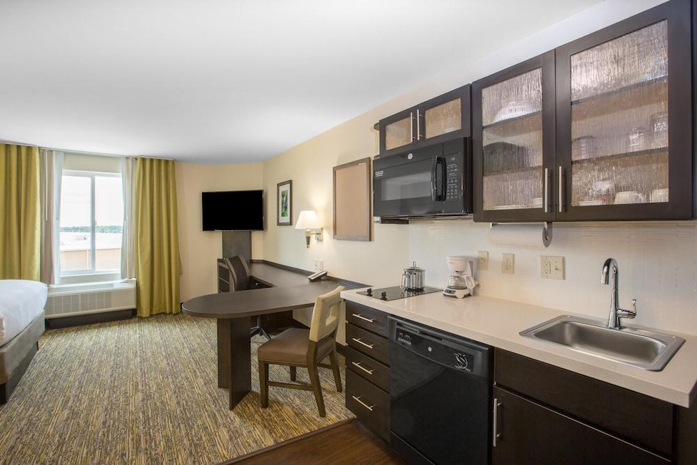 Candlewood Suites Bellevue by IHG photo 16