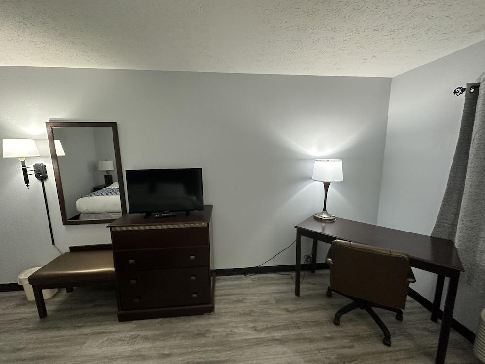 I65 Studio Suites photo 2