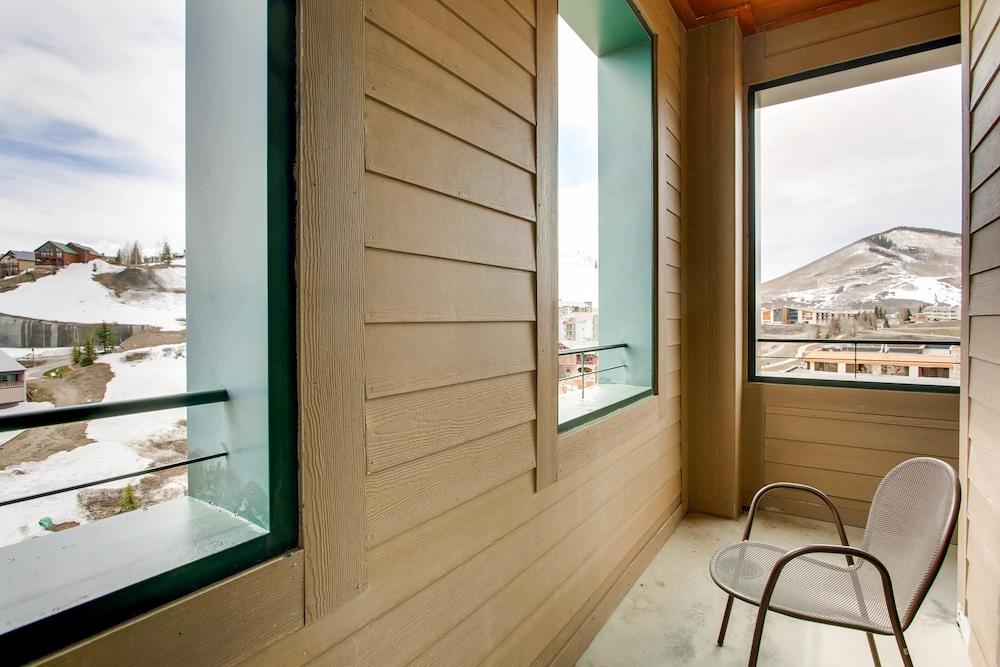 The Lodge at Mountaineer Square, A Vail Resorts Property photo 73