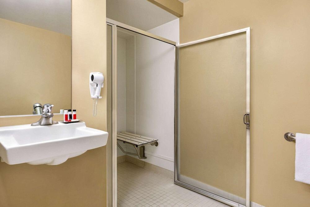 Travelodge by Wyndham Presidio San Francisco photo 21